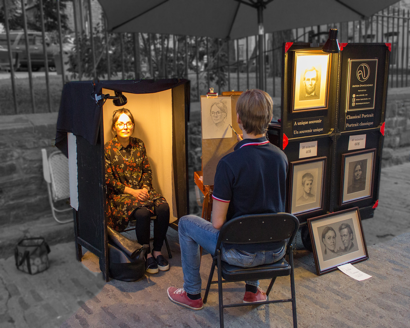 Portrait Artist Drawing in Quebec city